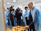 «Пирожки Радаева»: саратовцам предлагают приобрести понравившуюся губернатору выпечку