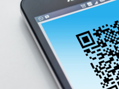 «QR-истерия» в Саратове: на «горячую линию» ежедневно поступает около 50 звонков о получении кодов