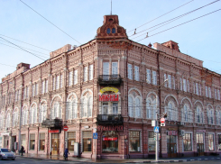 Тогда и сейчас: как знаковая гостиница старого Саратова превратилась в памятник экономического упадка