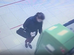 Жительница г. Балаково присвоила забытые в банкомате чужие деньги и была задержана
