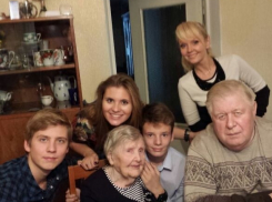 У саратовской певицы Валерии от ковида скончался дядя