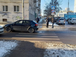 В центре Саратова иномарка сбила женщину