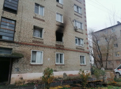 В Энгельсе из горящего дома эвакуировали 20 человек. Один человек пострадал.