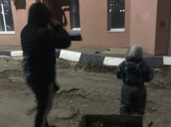 Дети катаются по дороге, бросаются под колёса: саратовцы возмущены безразличием родителей