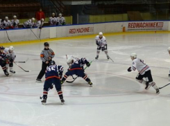 Молодежная команда «Кристалла» завершила серию игр с «Прогрессом» поражением