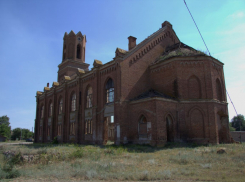 Рекомендуем к посещению: немецкая кирха в Липовке