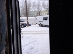 Дождь из кипятка обрушился на головы спящих жителей многоэтажки в Заводском районе