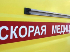 В Саратове ещё одна женщина пострадала при падении льда с крыши дома