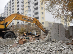 В Заводском районе Саратова снесли незаконные строения