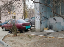 Саратовцы просят власти помочь женщине, которая спит на улице