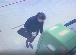 Жительница г. Балаково присвоила забытые в банкомате чужие деньги и была задержана