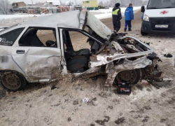 Под Энгельсом столкнулись Лада и Камаз