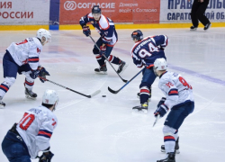Саратовский «Кристалл» провел победную серию игр с «Красноярскими Рысями»