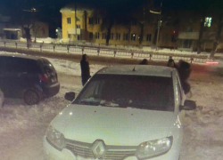В первое утро нового года жительница Саратова угодила под колеса авто