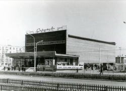 Тогда и сейчас: кинотеатр «Саратов» за 50 лет существования открылся и закрылся дважды