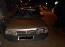 В Энгельсе водитель ВАЗа сбил двоих парней