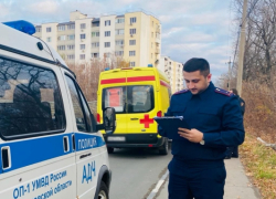 В Саратове выясняют причины странной смерти младенца в коляске 