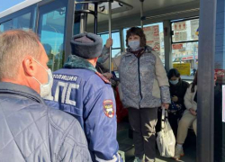 Облава на безмасочников в Саратове: проверяли пассажиров, водителей маршруток и такси