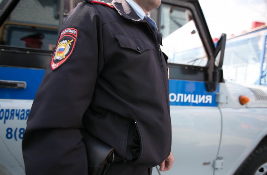 Полицейские из Саратовской области обчистили банковский счет задержанного мужчины