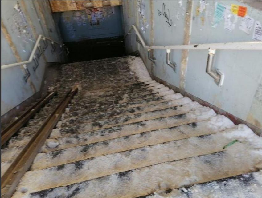 Ледовый квест в подземном переходе. Комментарий районной администрации