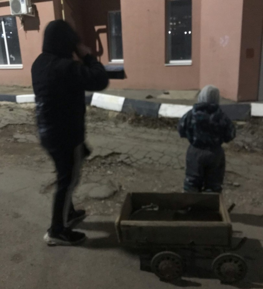 Дети катаются по дороге, бросаются под колёса: саратовцы возмущены безразличием родителей