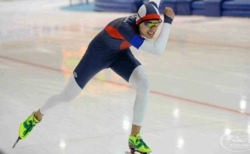 Даниил Чмутов занимает 2 место на Кубке России по конькобежному спорту