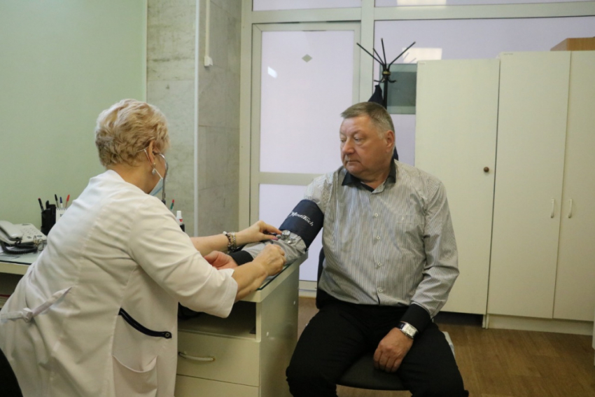 Спикер Саратовской облдумы привился от гриппа