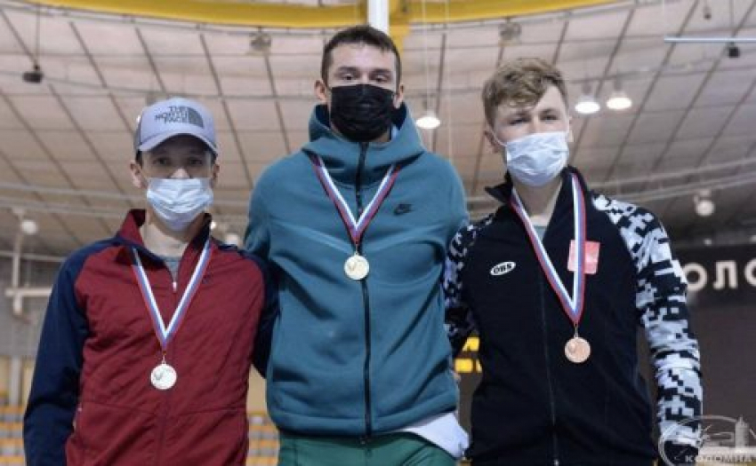 Данила Семериков стал победителем этапа Кубка России по конькобежному спорту
