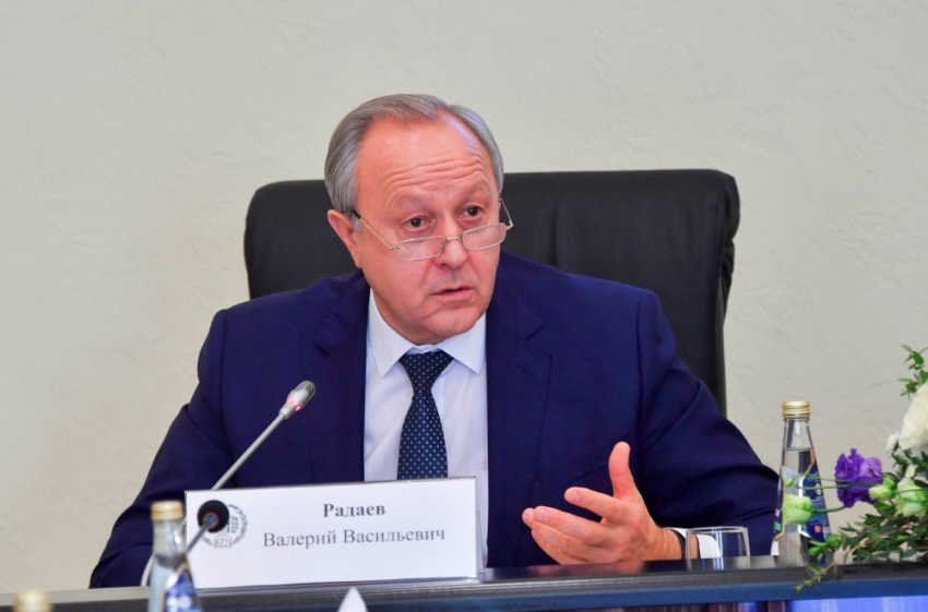Губернатор Саратовской области объявил о введении дистанционного обучения в школах городов и поселков региона